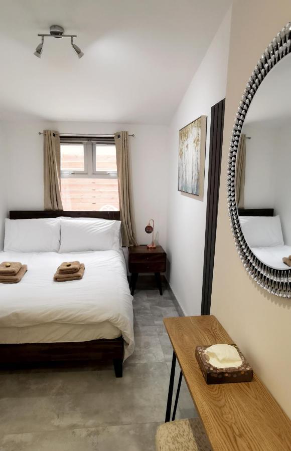 Luxury London Garden Home Sleep 7, 2 Mins To Metro Экстерьер фото